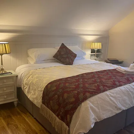 Burke's Mulbur House 4*